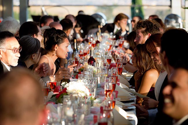 Hochzeitsgäste auf Empfang bei Weingut